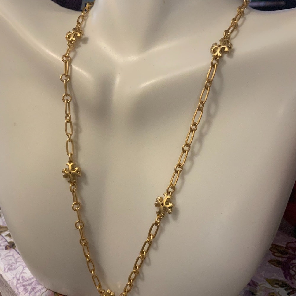 Tory Burch short 16 in delicate Kira necklace